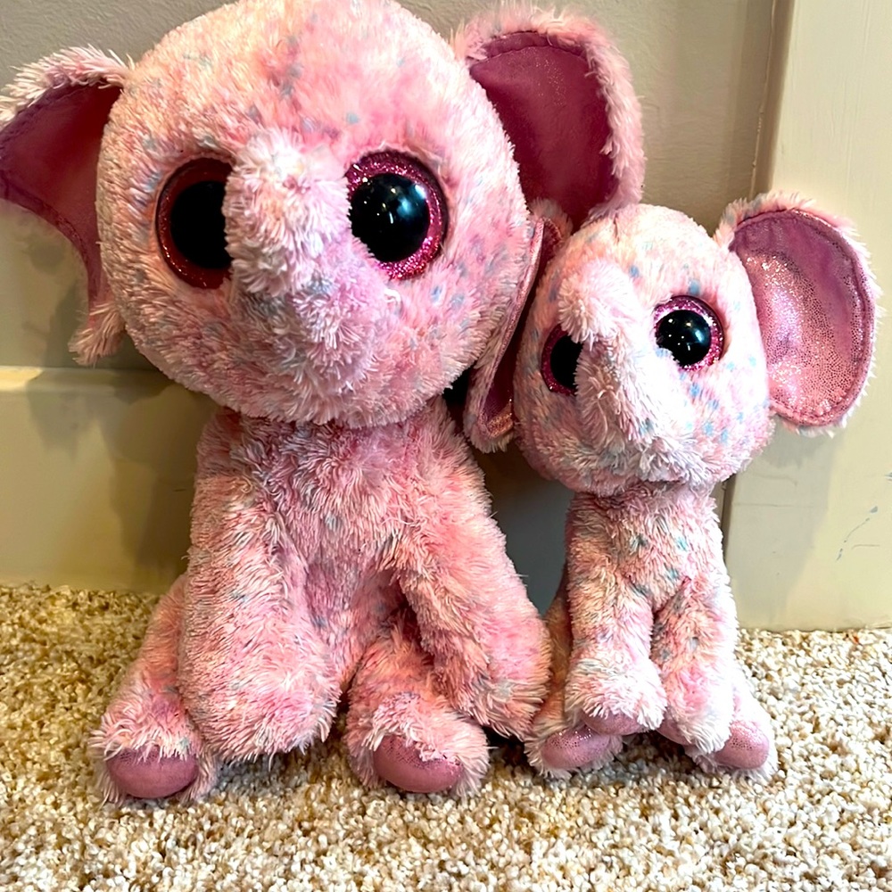 Set of 2 elephants Both named Ellie 9” 6”